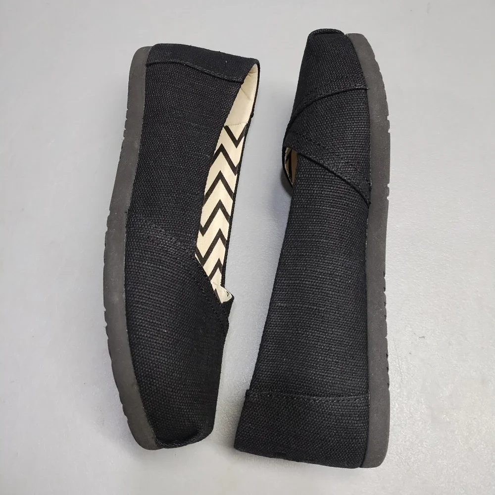 Toms wear good